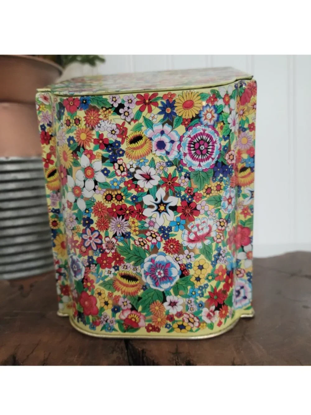 Vtg Retro Cottagecore Grandmacore Chintz Floral Hinged Daher Tea Tin Canister